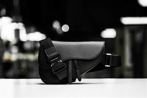 dior men saddle pouch